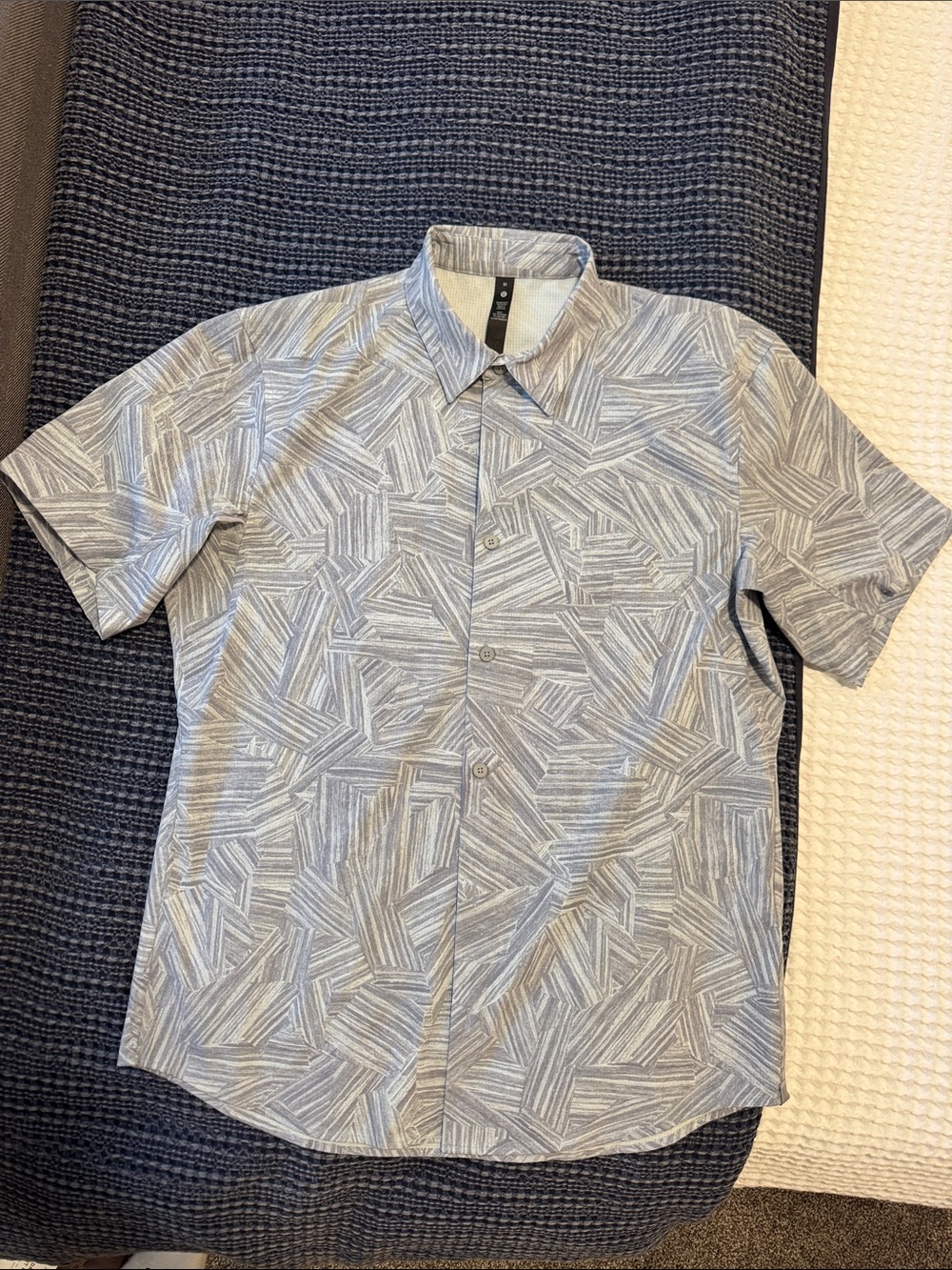 Lululemon Airing Easy Short Sleeve Shirt Ventlight Mesh Flat Cut Ocean Air sz M